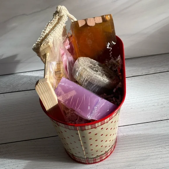 Handmade Christmas Soap Gift Tin, Deer with Santa Hat Tin, ( PRICE IS FIRM ) - Picture 5 of 8